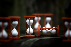 Painted Plastic Resource Tokens Hourglass (10)